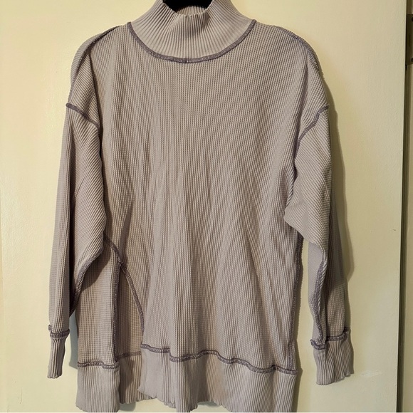 Urban Outfitters Lavender Waffle Knit
Thermal Long Sleeve Turtleneck Top Small - Picture 4 of 12